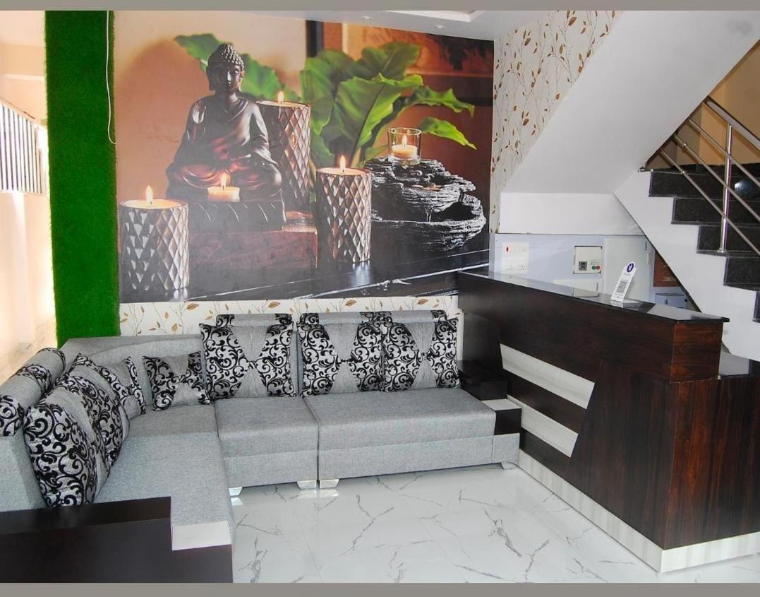 Varun Residency Bhadrāchalam Dış mekan fotoğraf